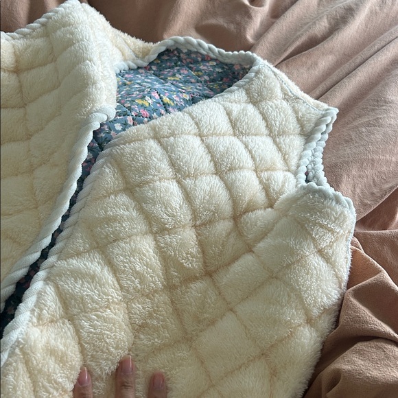 Korean Kimchi Vest - Picture 2 of 2